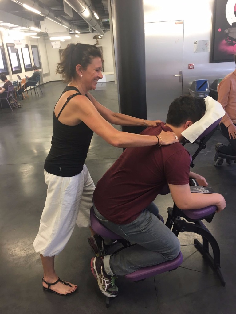 MASSAGE ASSIS (Amma) à L'école 42 à PARIS